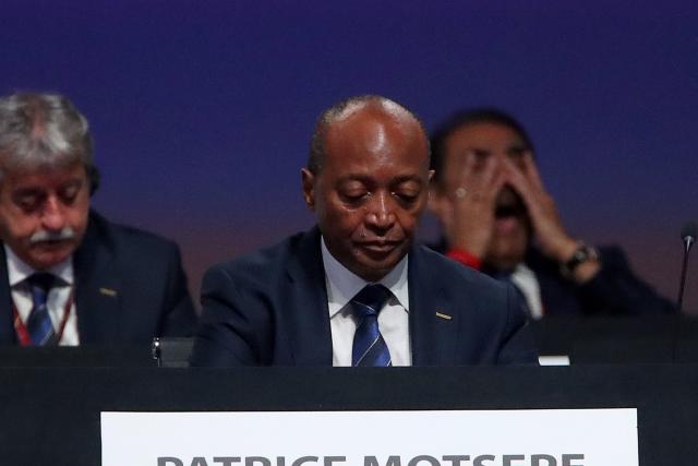 Motsepe en visite officielle à Dakar après le retrait de la can 2025 au Sénégal