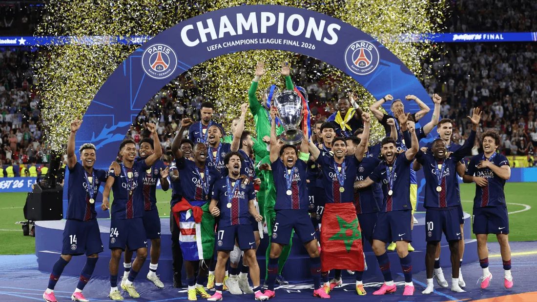 Les joueurs du PSG célèbrent leur deuxième victoire consécutive en Ligue des Champions.