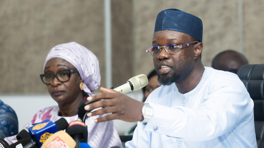 Ousmane Sonko lors d'une conférence de presse à Dakar