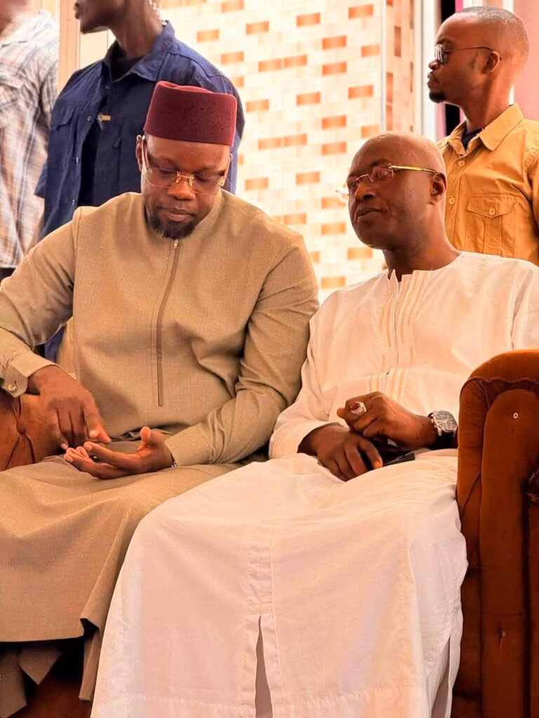Photos de la visite d’Ousmane Sonko aux Parcelles Assainies