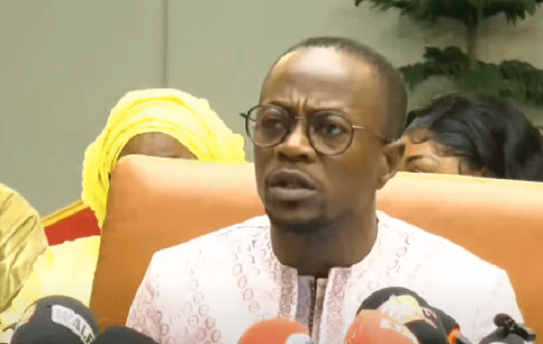 Vives tensions à l&rsquo;assemblée : Abdou Mbow face à Ousmane Sonko sur la « crise du pays »
