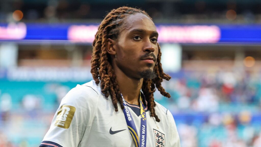 Inter milan officialise l&rsquo;arrivée de Djed Spence pour remplacer Dumfries
