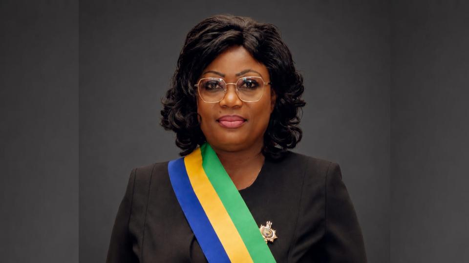 Gabon : Daisy Akinikoussou dénonce les attaques contre les femmes de la famille présidentielle
