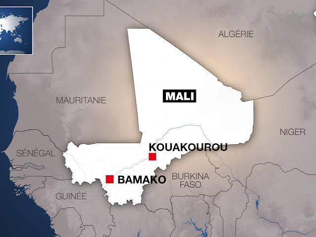 Des familles maliennes déplacées après la prise de Kouakourou