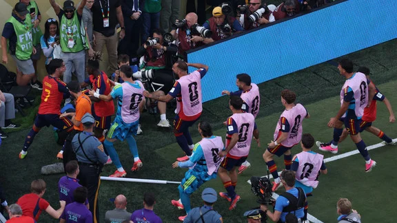 Ferran Torres célébrant son but victorieux en finale de la Coupe du monde